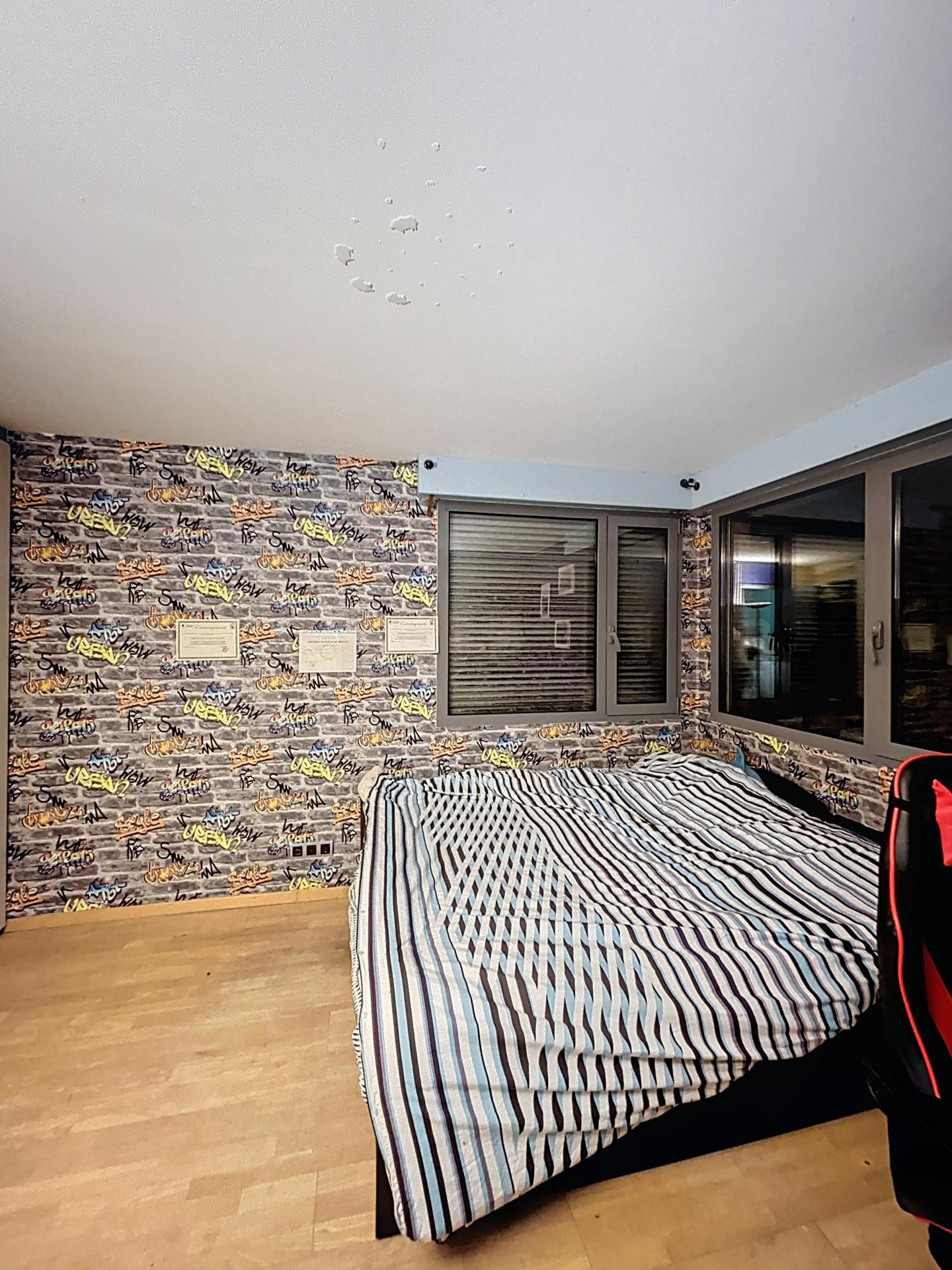 Photo 7 of the listing.