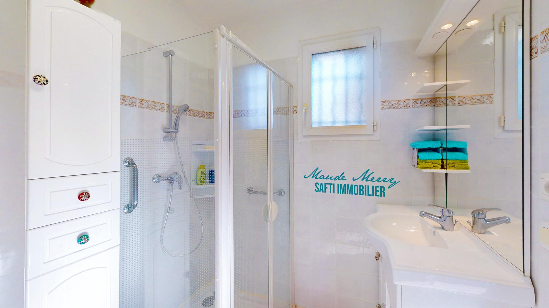 Photo 18 of the listing.