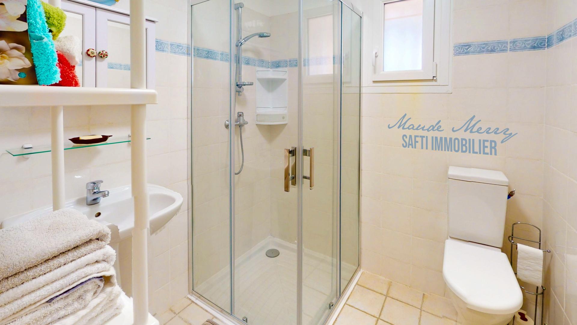 Photo 16 of the listing.