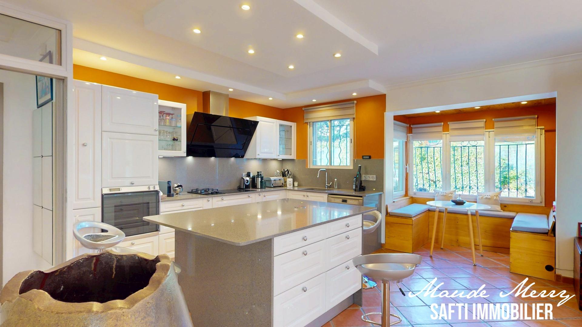 Photo 6 of the listing.