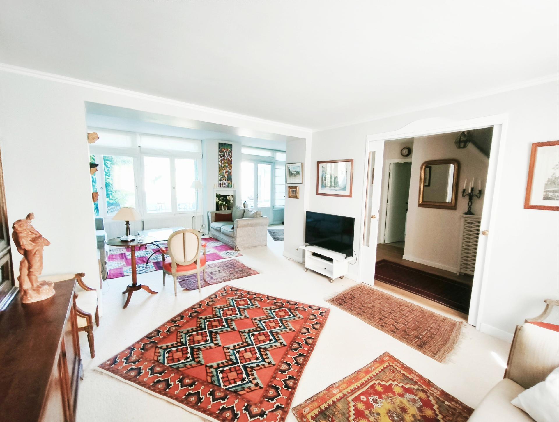 Photo 3 of the listing.