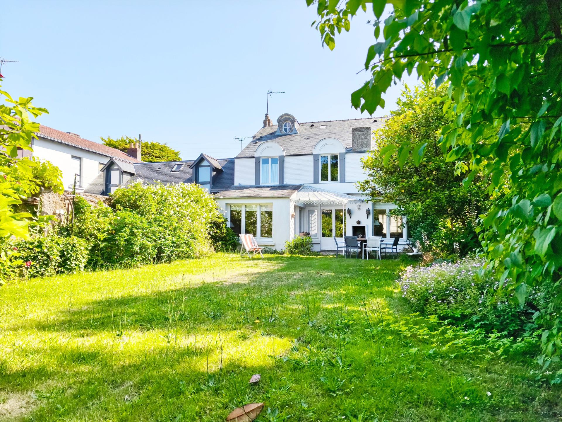 Photo 10 of the listing.