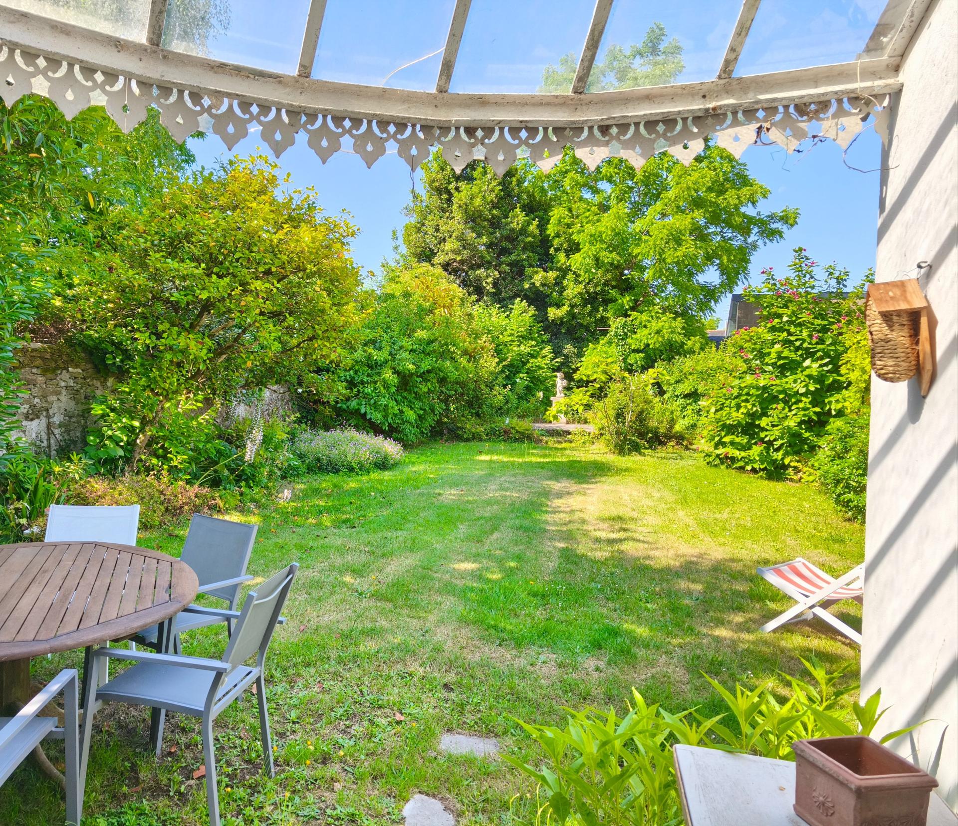 Photo 9 of the listing.