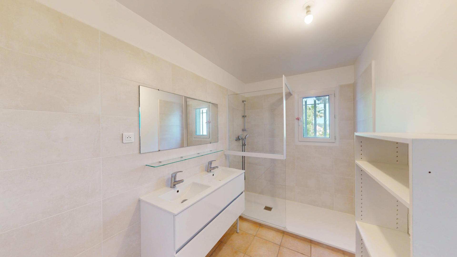 Photo 8 of the listing.