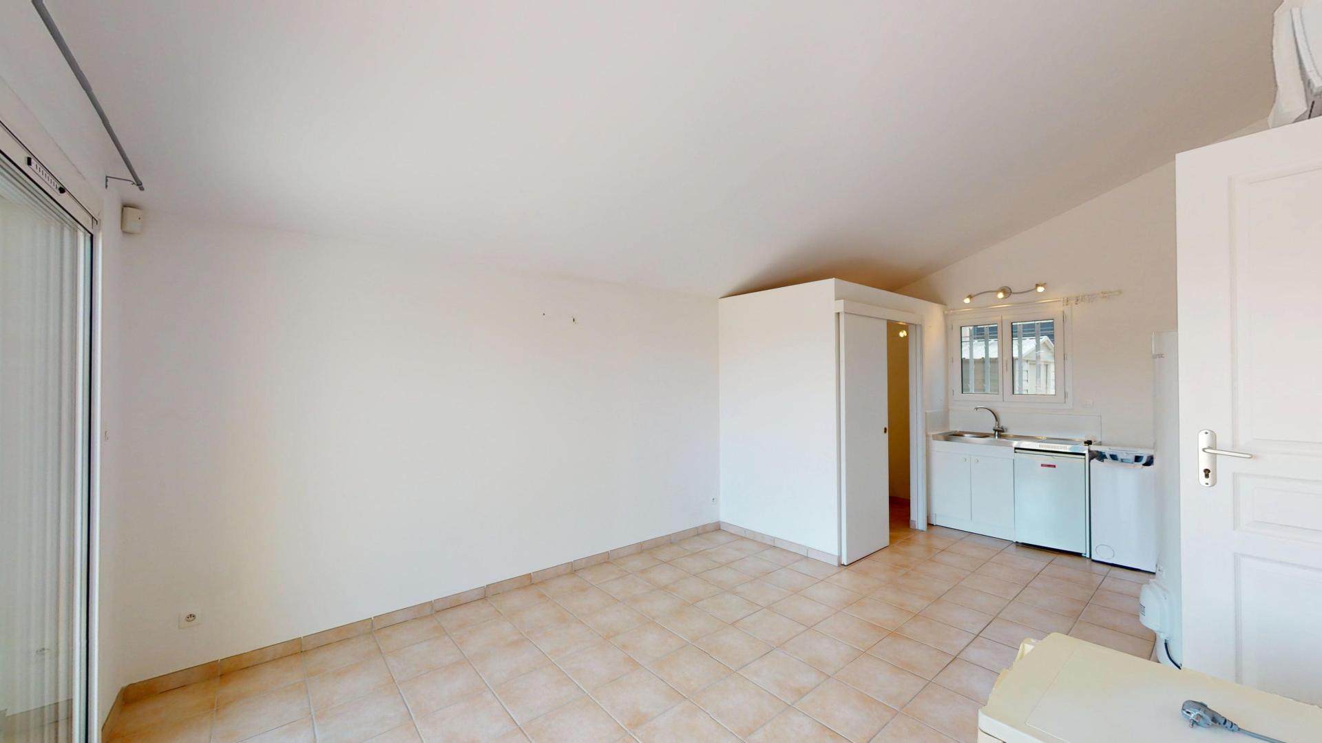 Photo 10 of the listing.