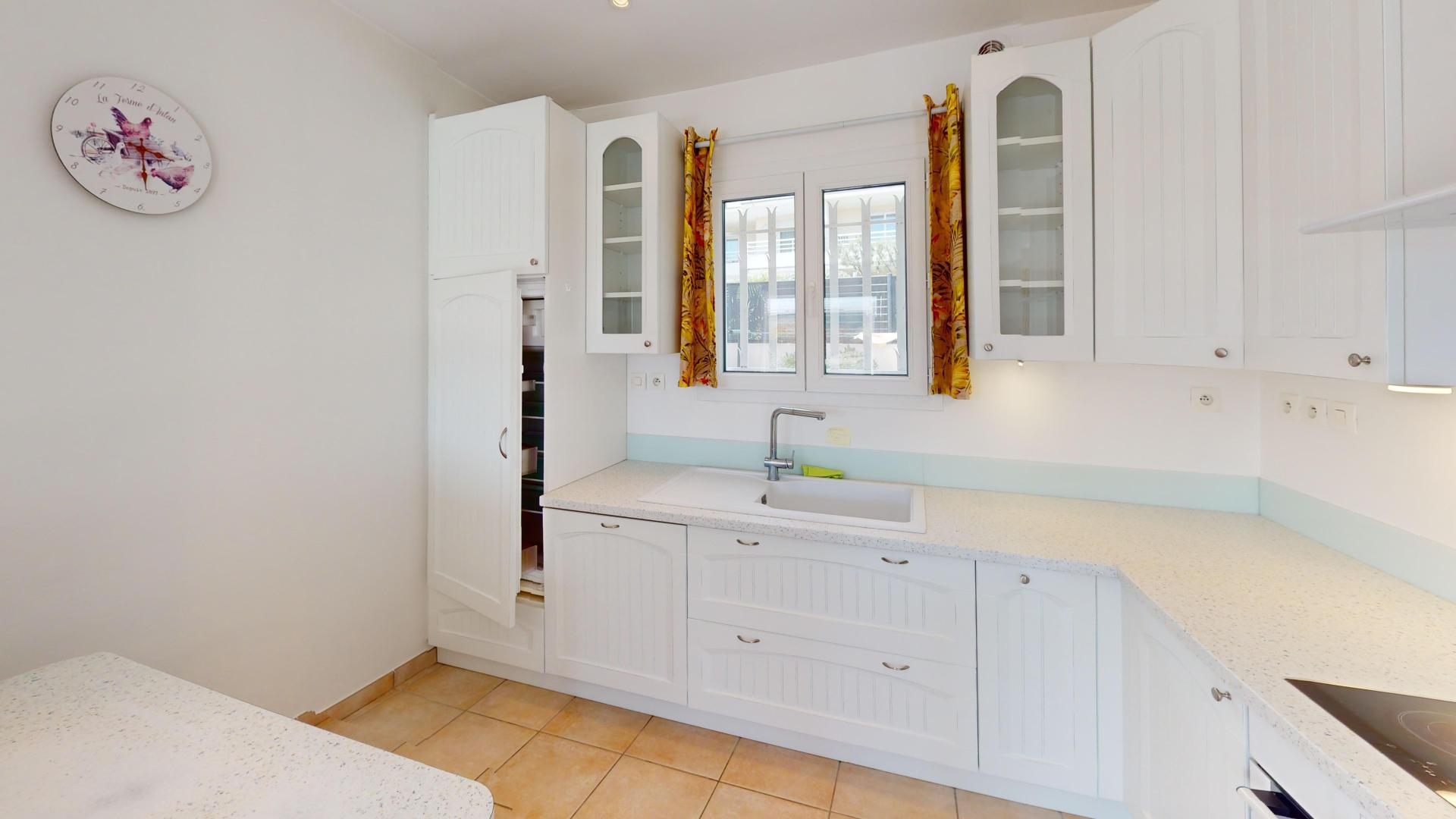 Photo 5 of the listing.