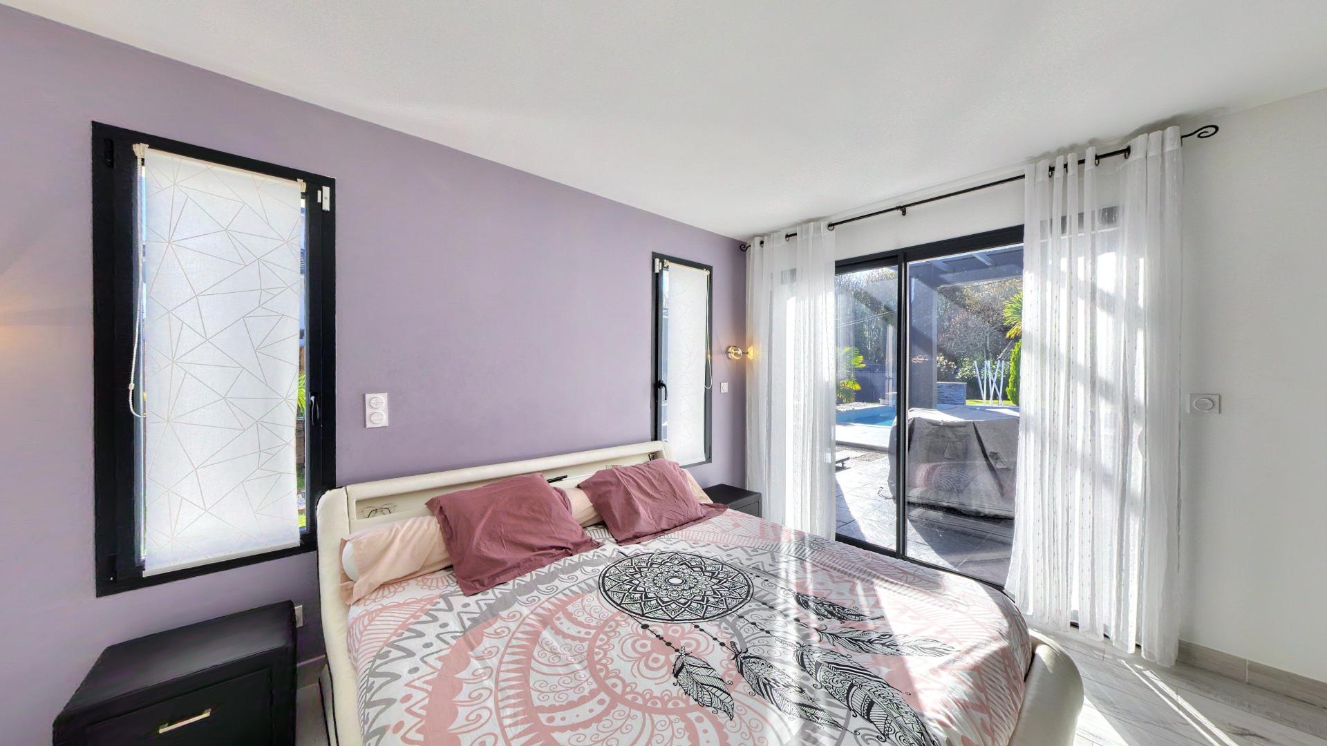 Photo 9 of the listing.