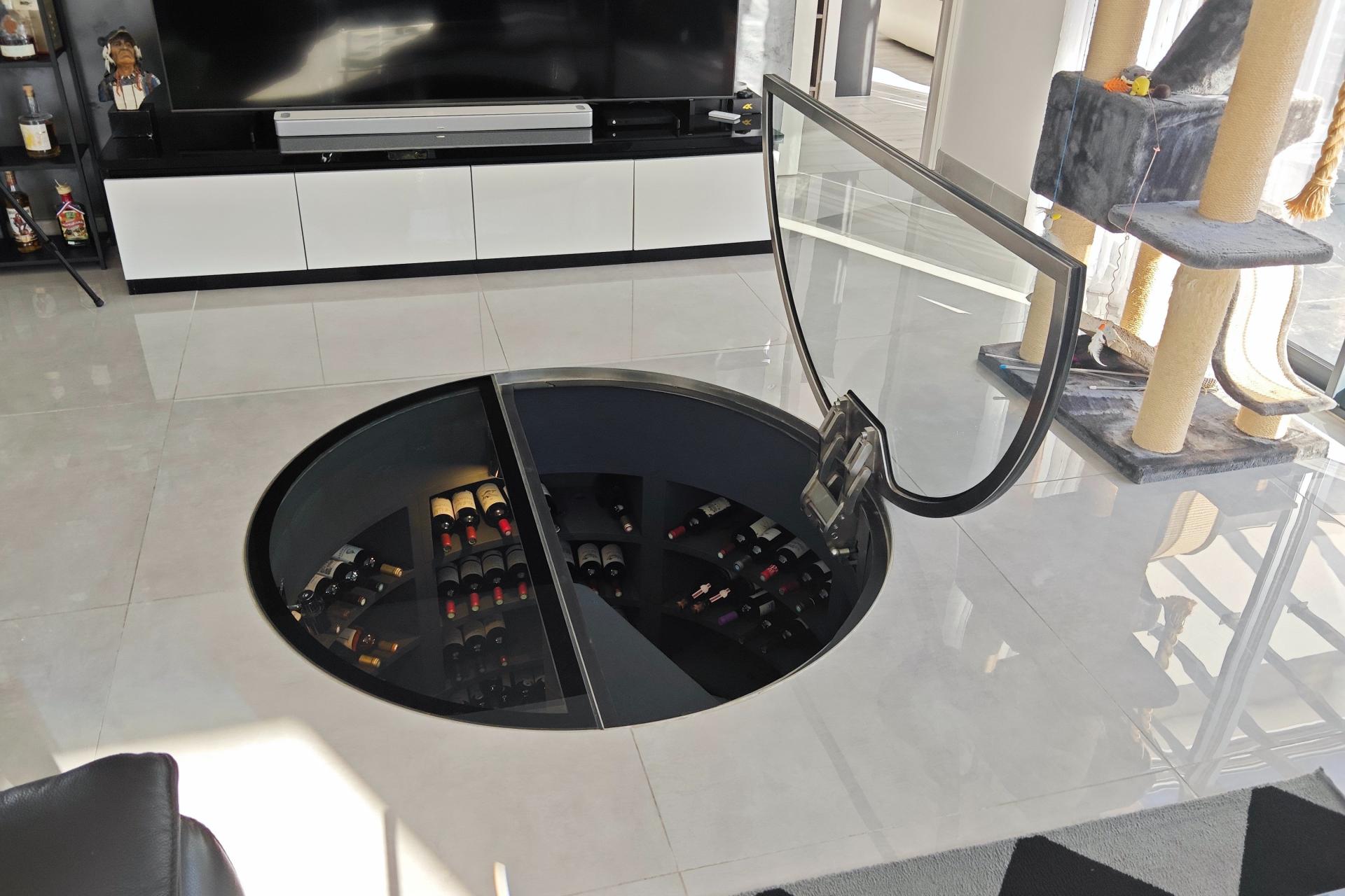 Photo 5 of the listing.