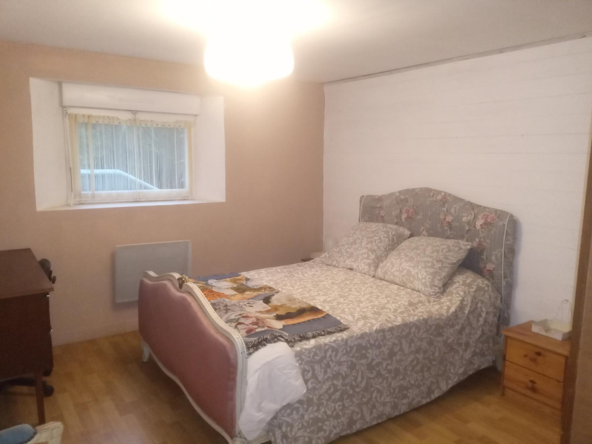 Photo 6 of the listing.