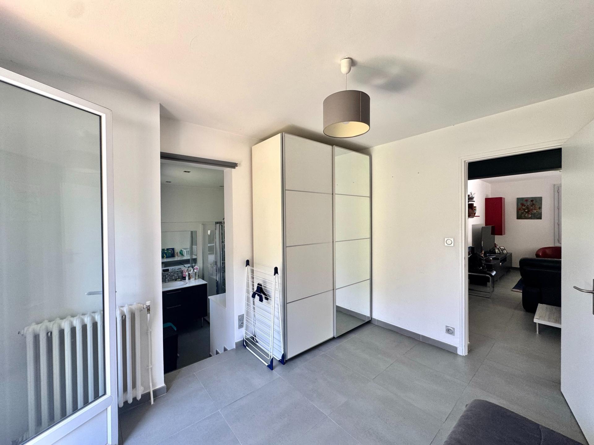 Photo 9 of the listing.