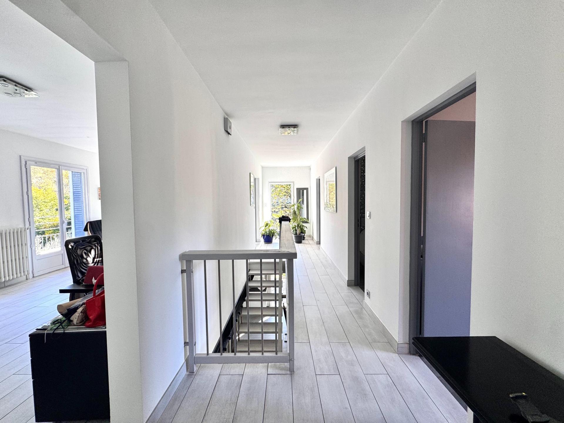 Photo 8 of the listing.