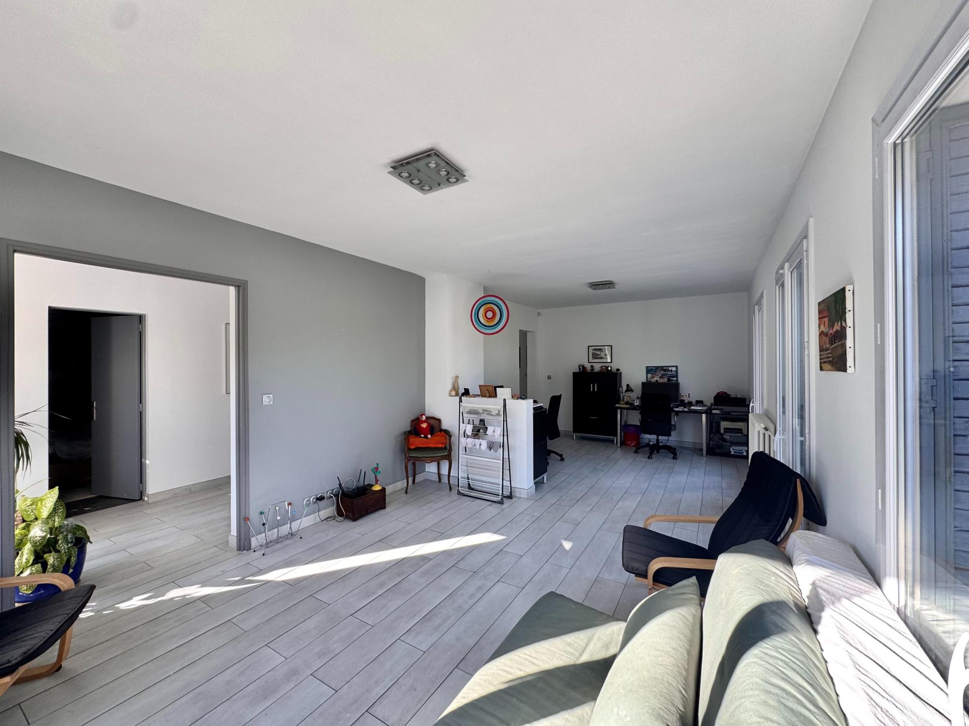 Photo 13 of the listing.