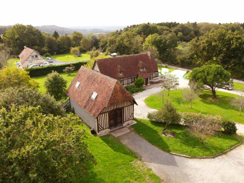 Photo 3 of the listing.