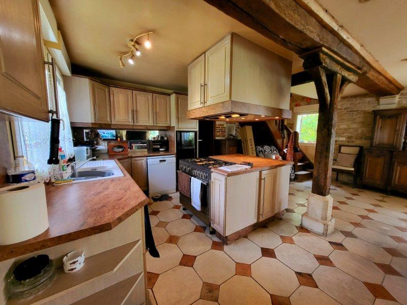 Photo 9 of the listing.