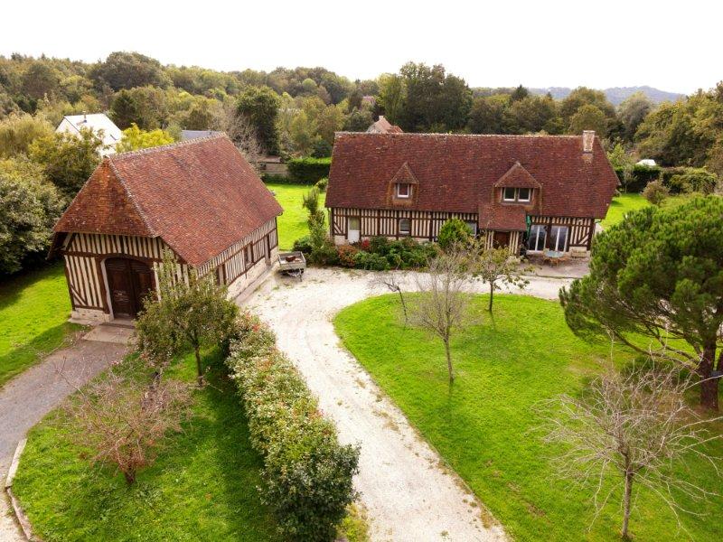 Photo 6 of the listing.