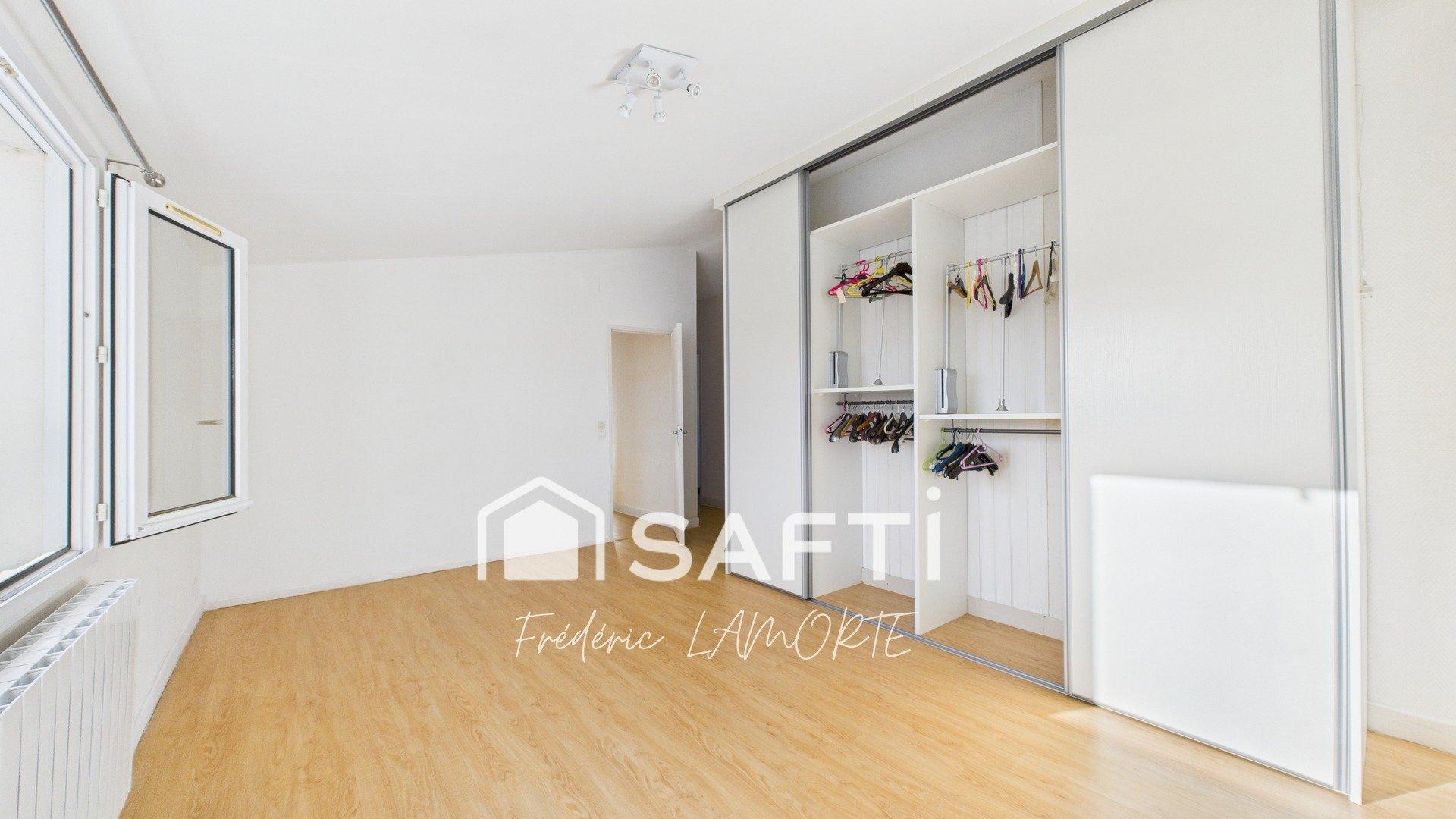 Photo 10 of the listing.