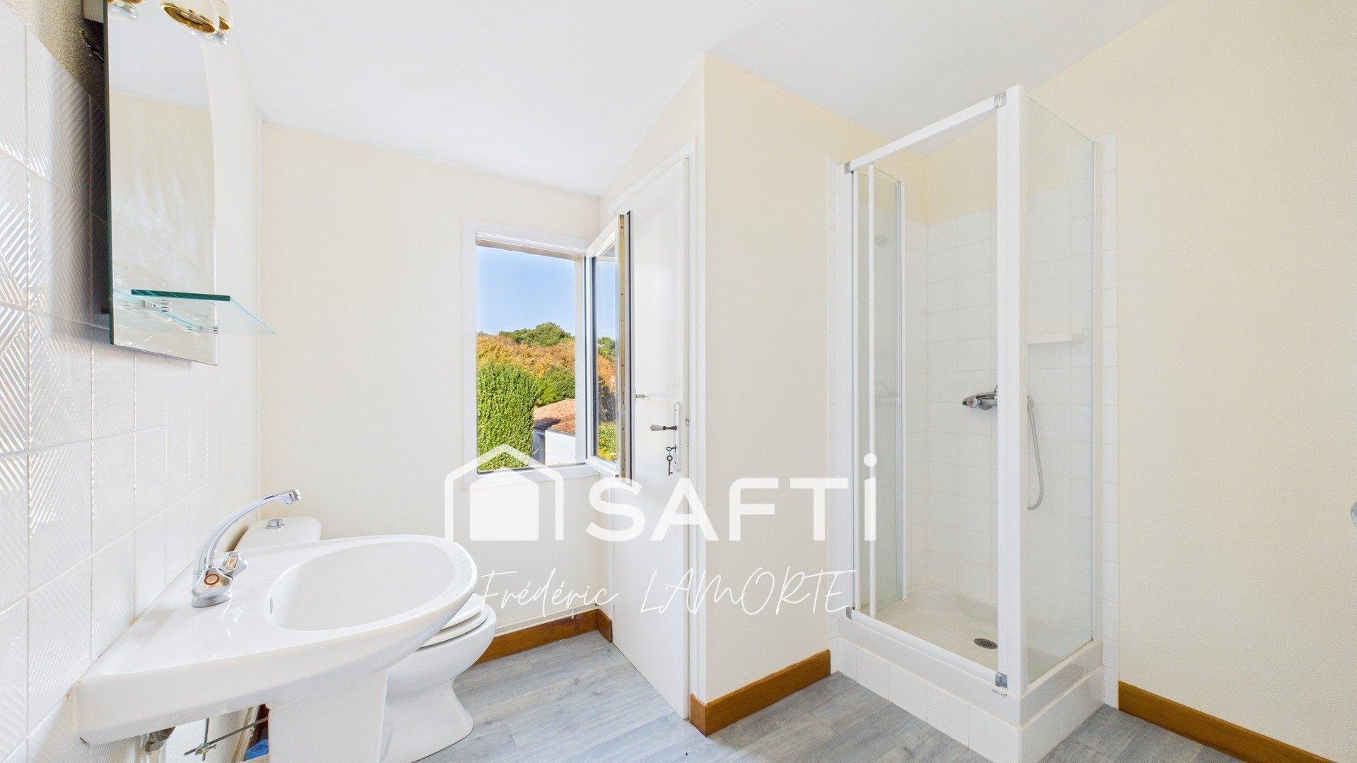 Photo 13 of the listing.