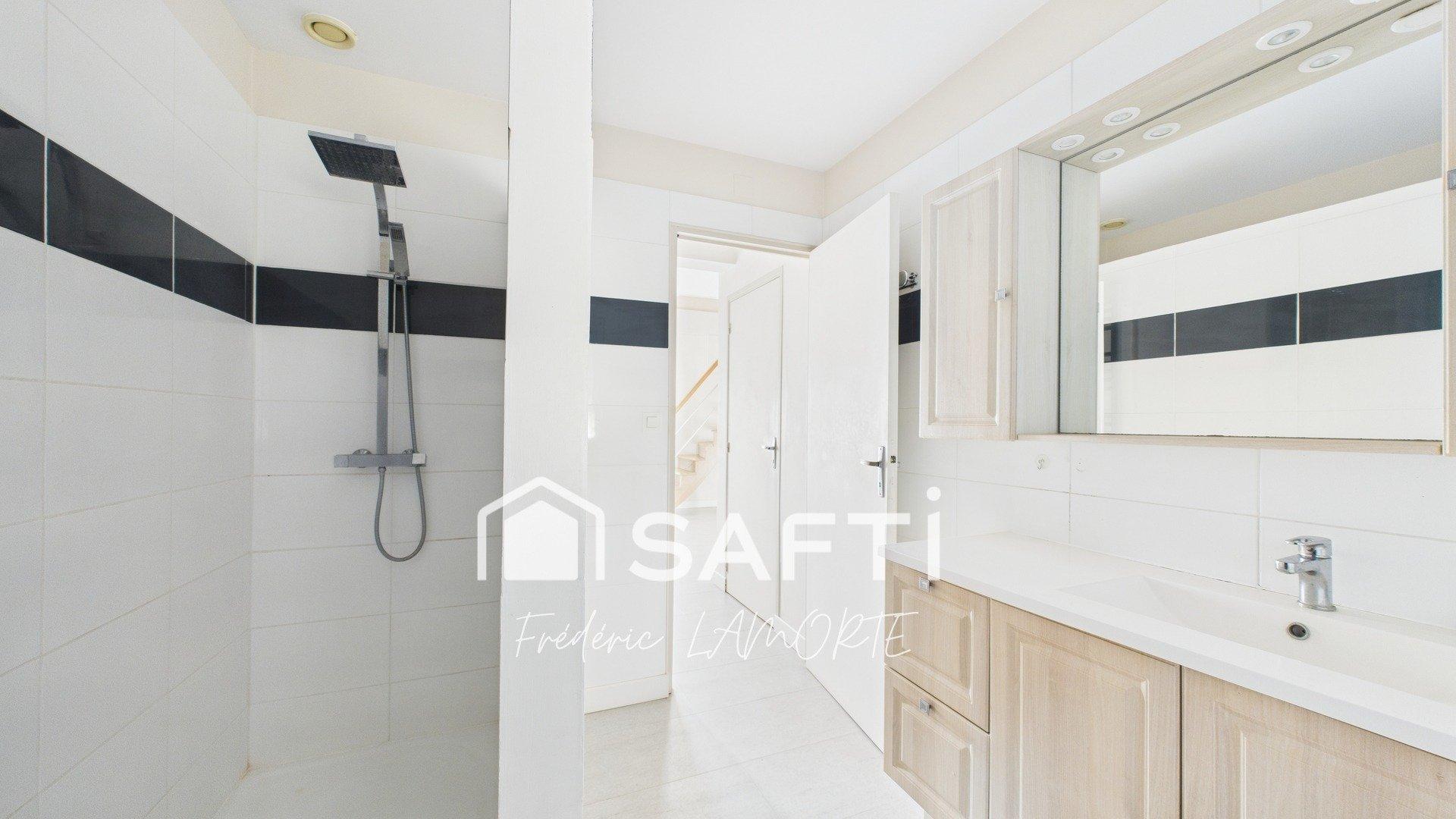 Photo 12 of the listing.