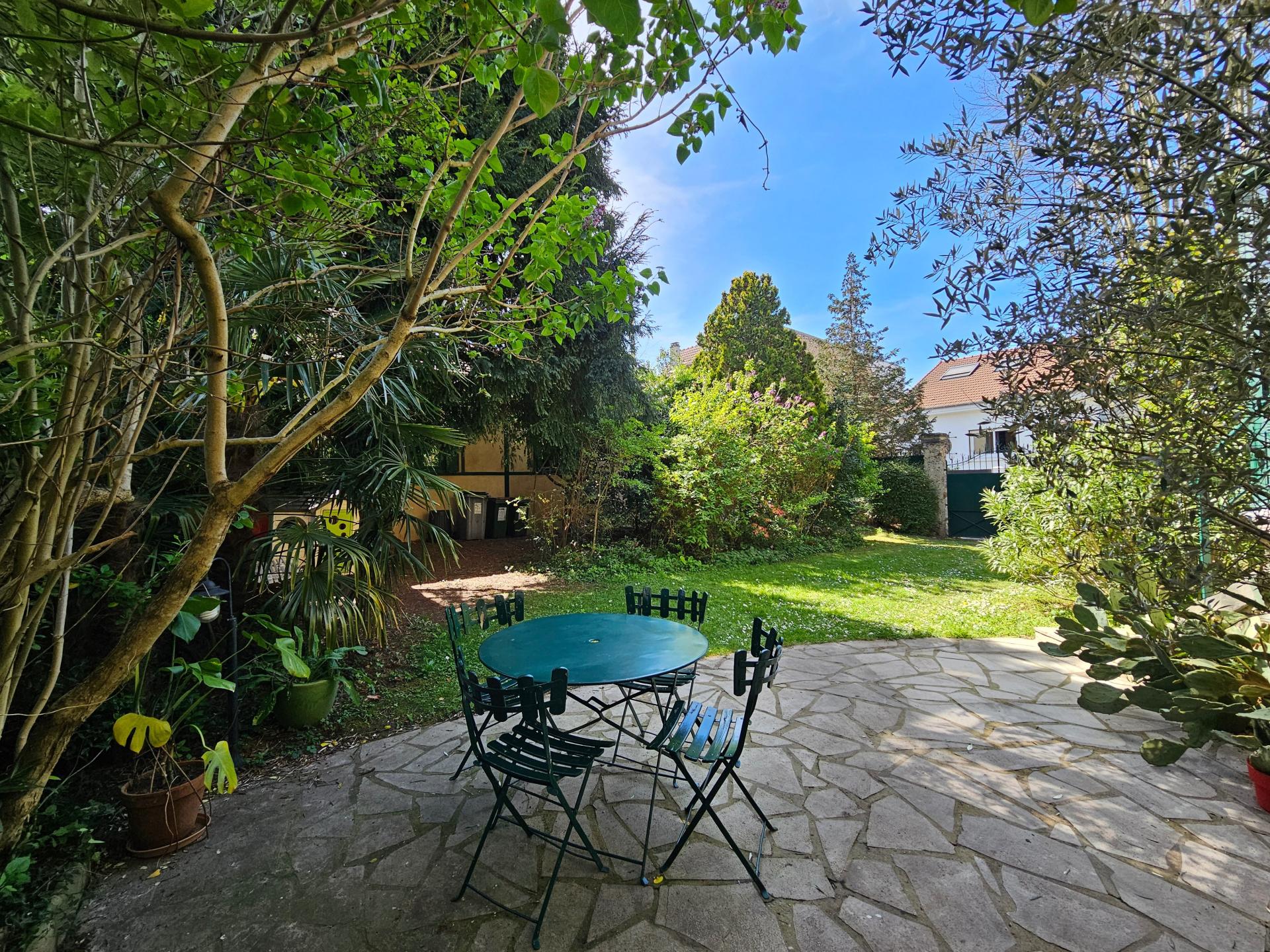 Photo 3 of the listing.