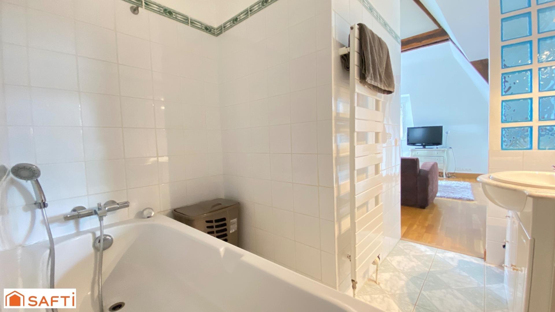 Photo 8 of the listing.