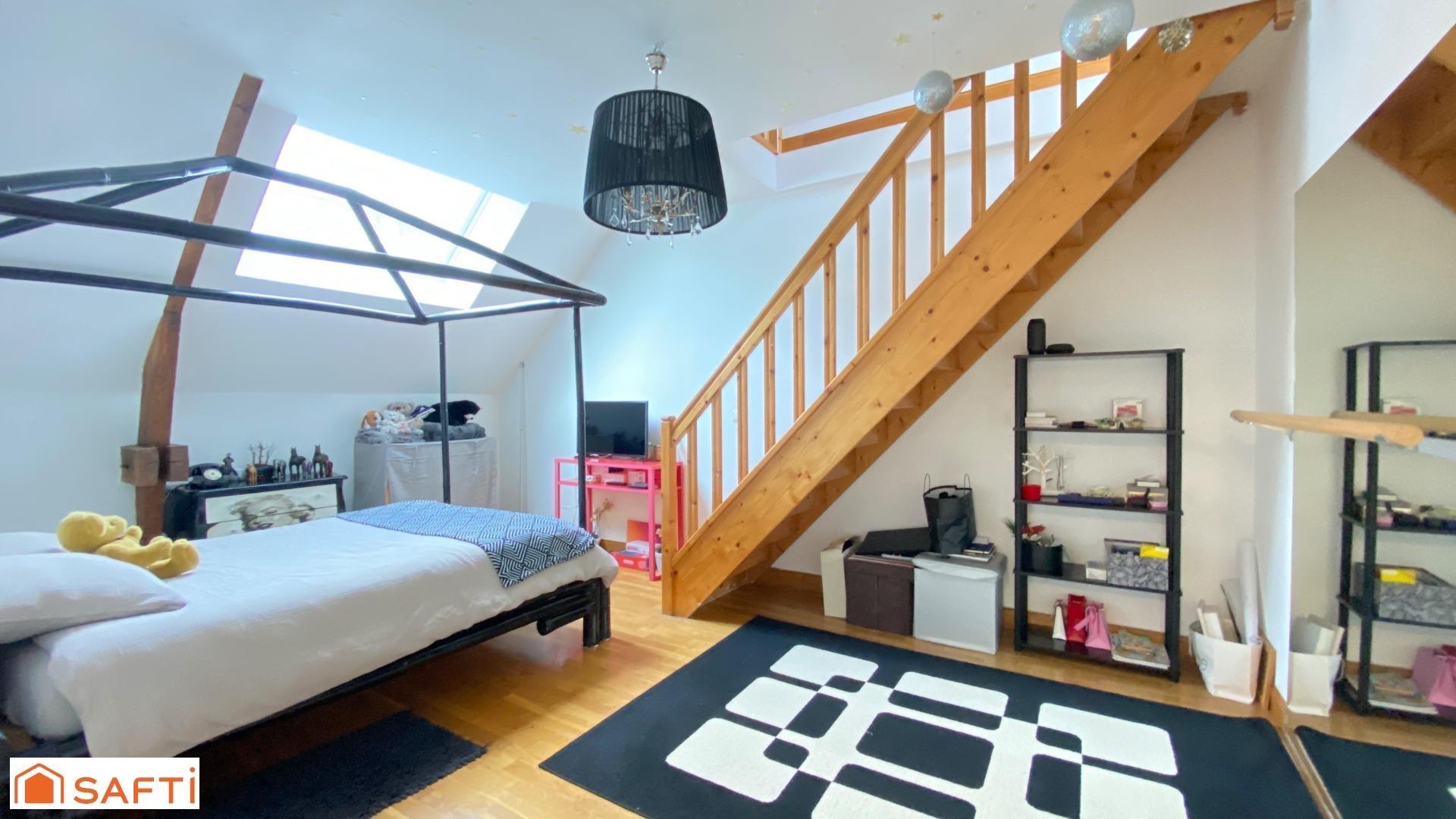 Photo 9 of the listing.