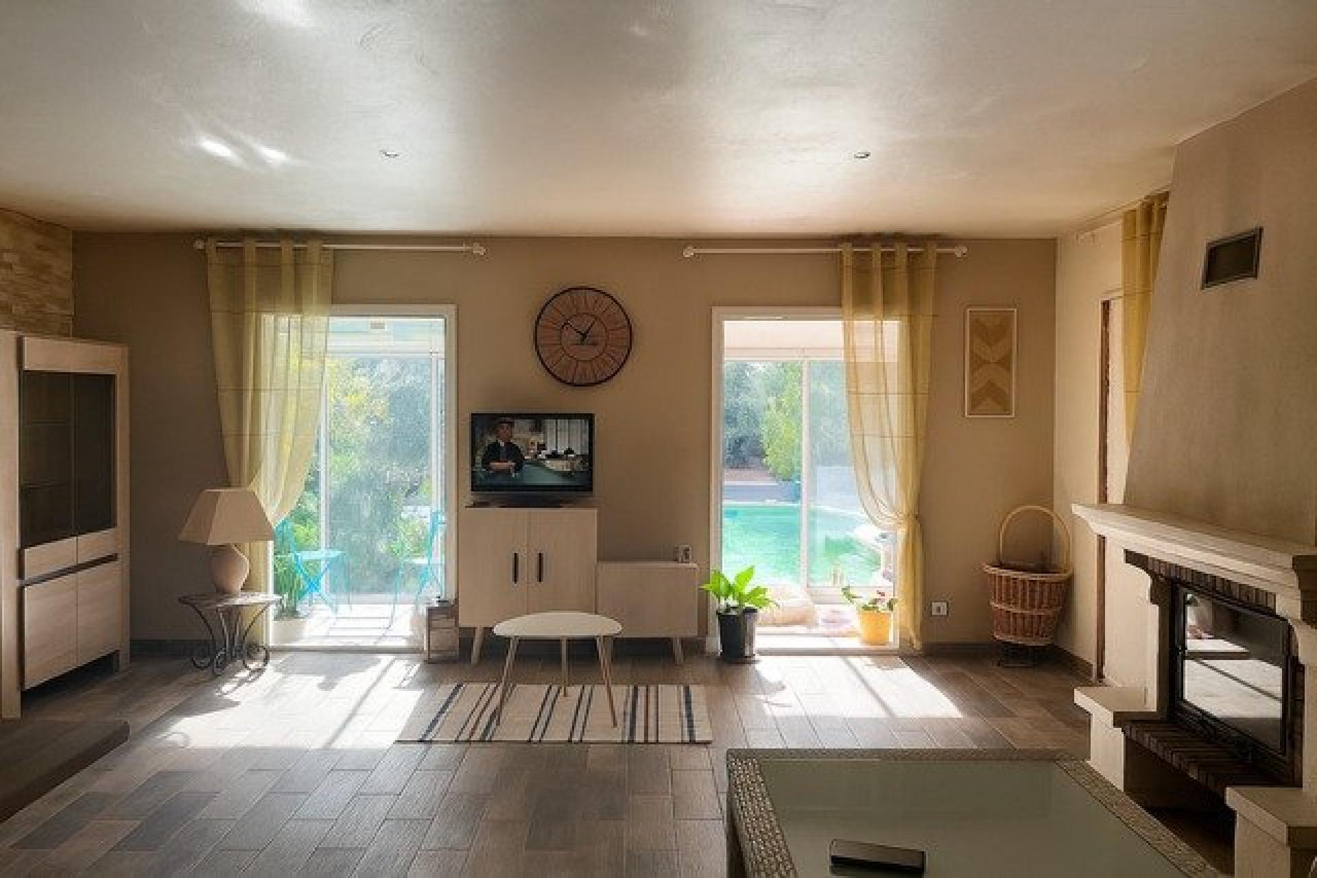 Photo 7 of the listing.