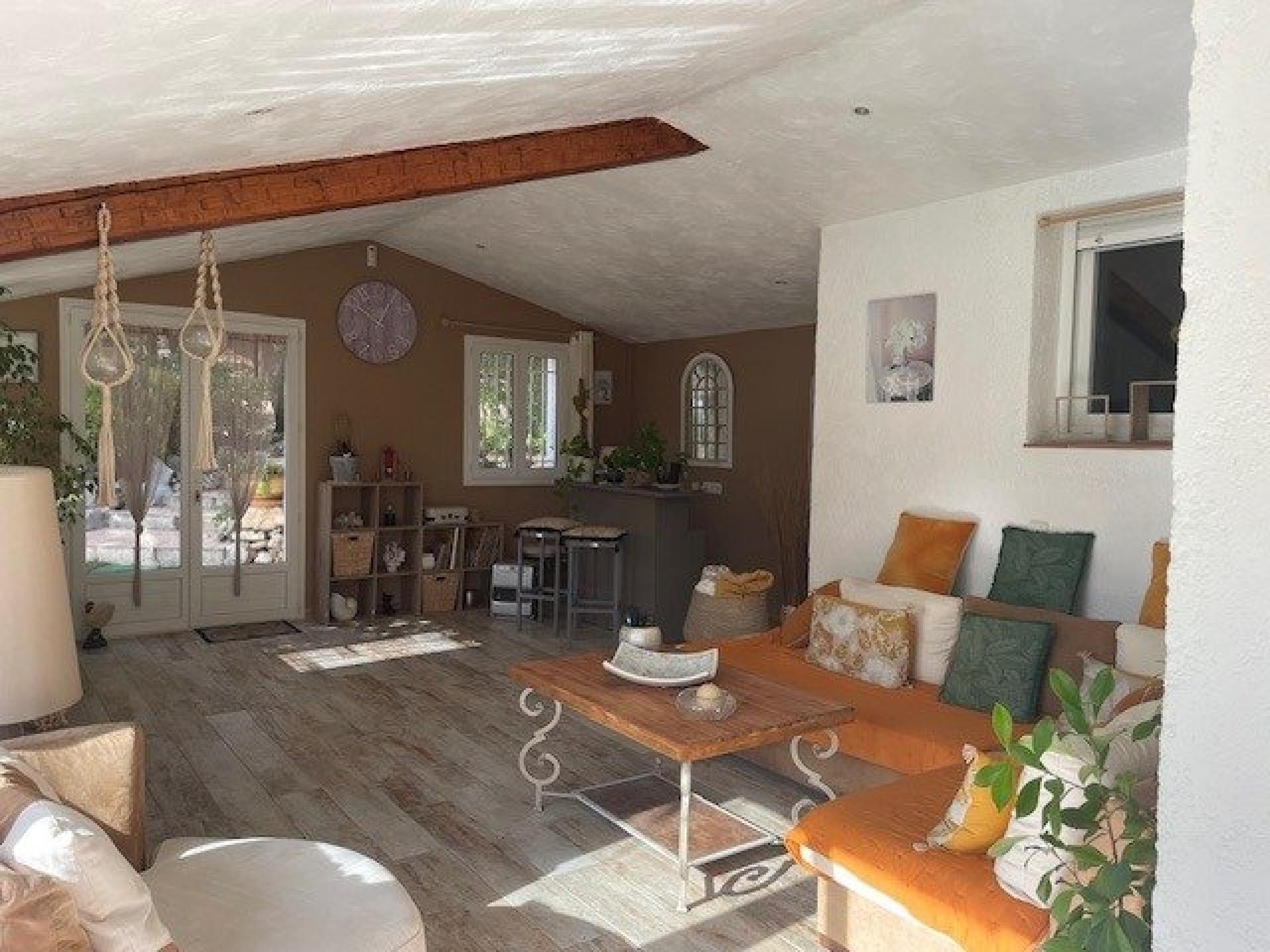 Photo 9 of the listing.