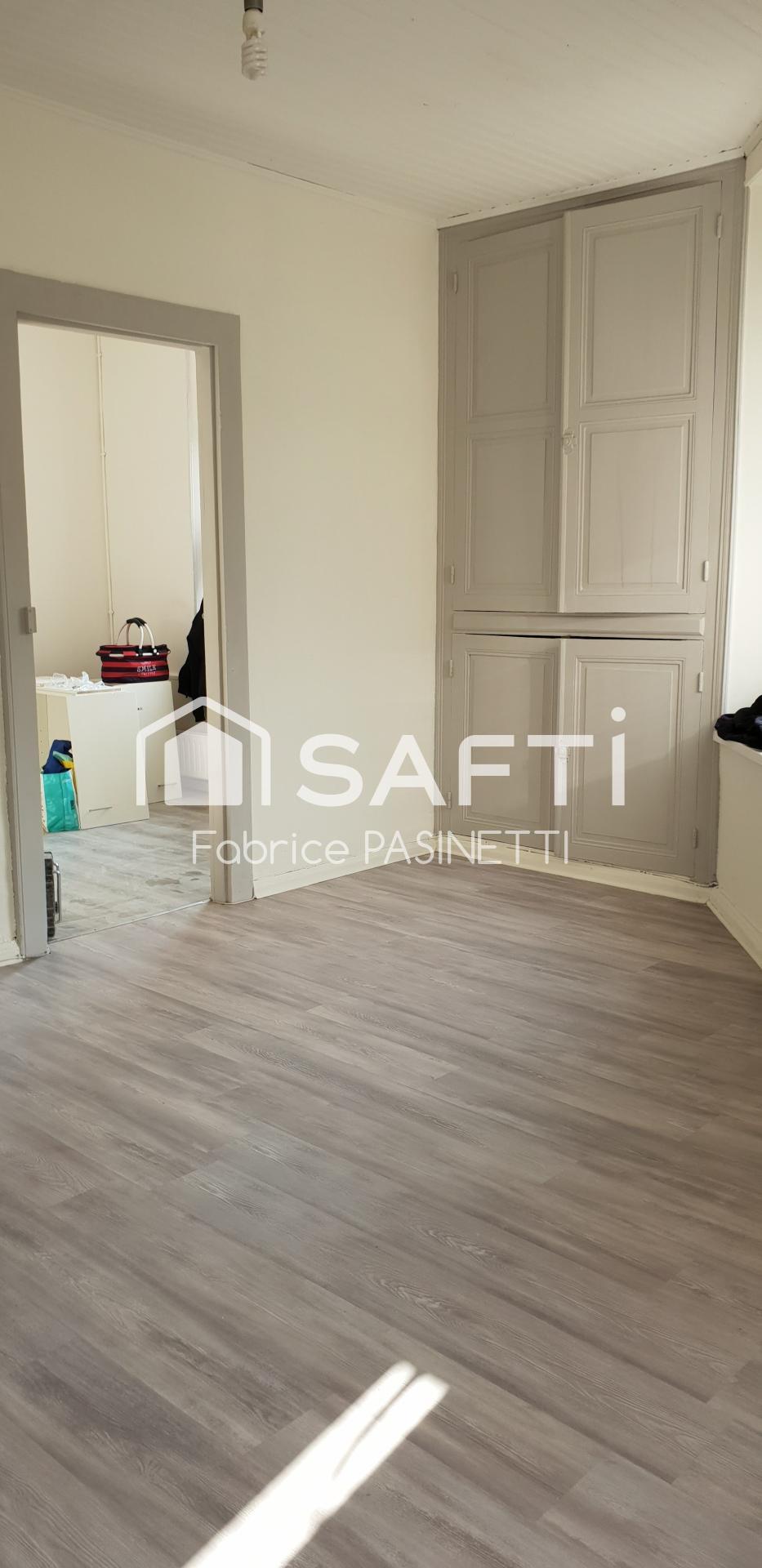 Immeuble :3 logements loués + 1 à créer Idéal investisseur A saisir