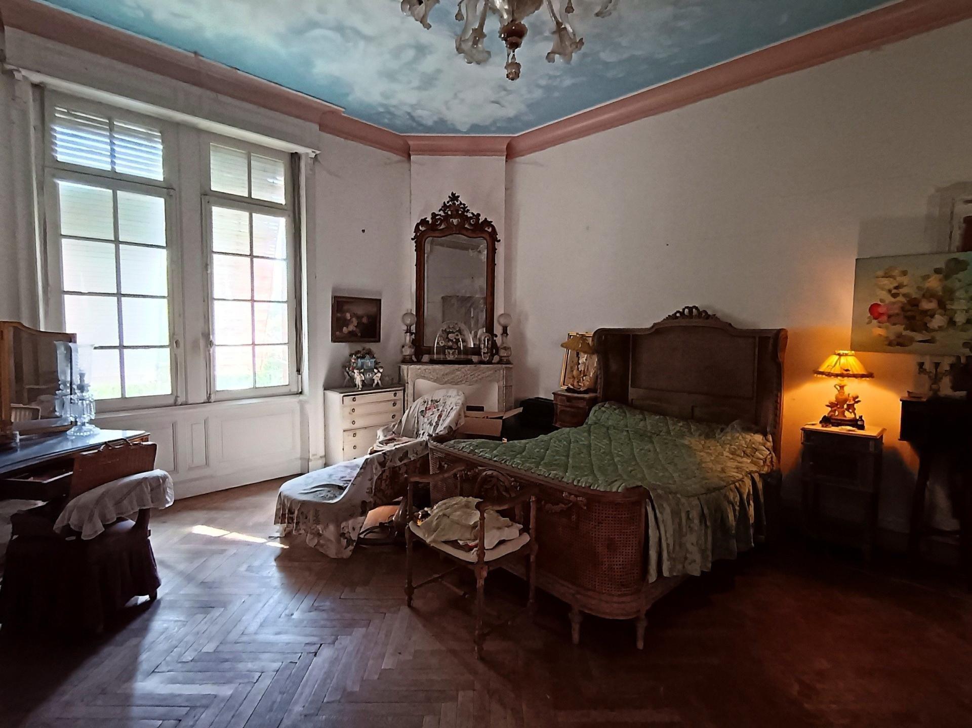 Photo 12 of the listing.