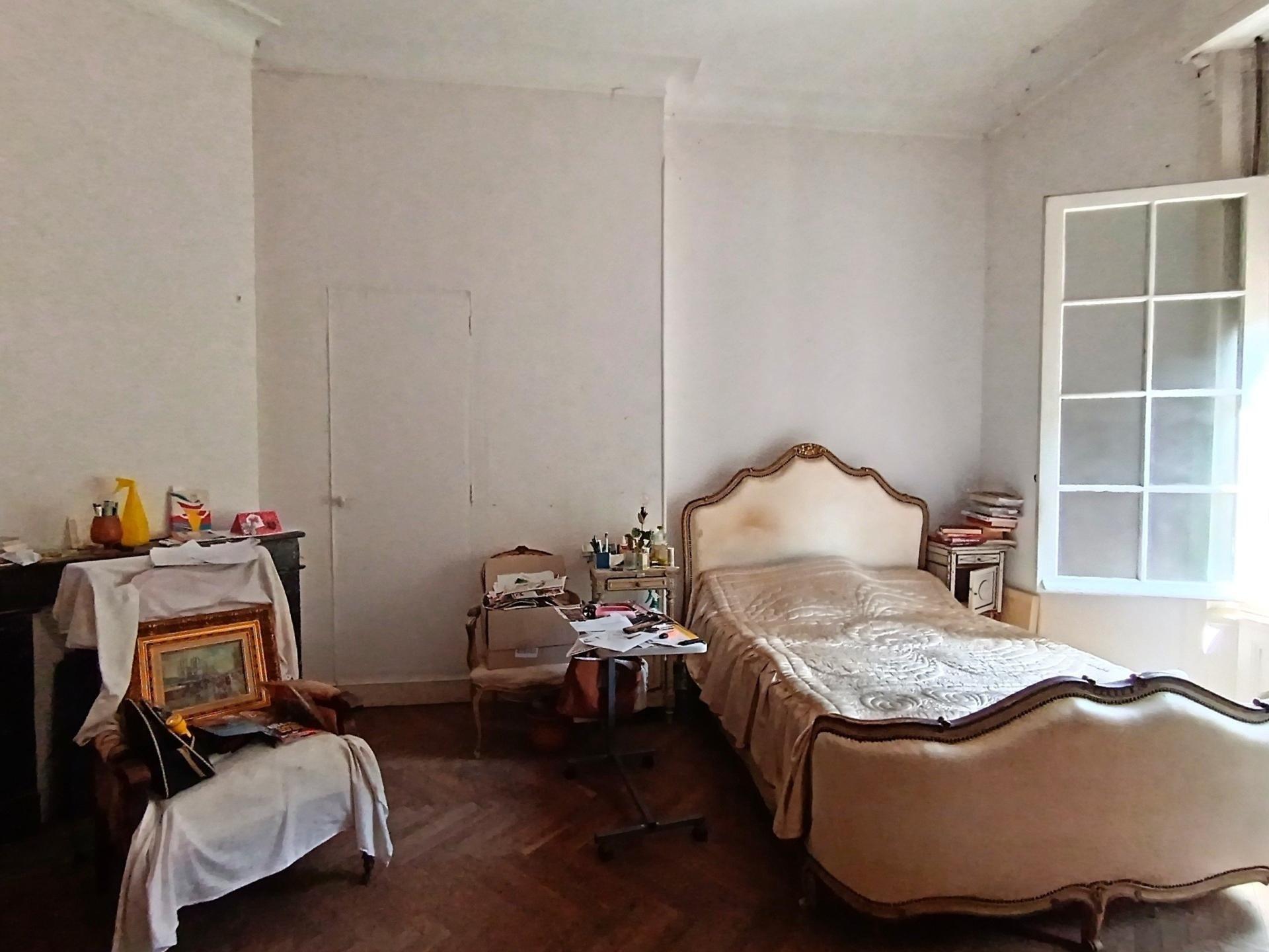 Photo 13 of the listing.