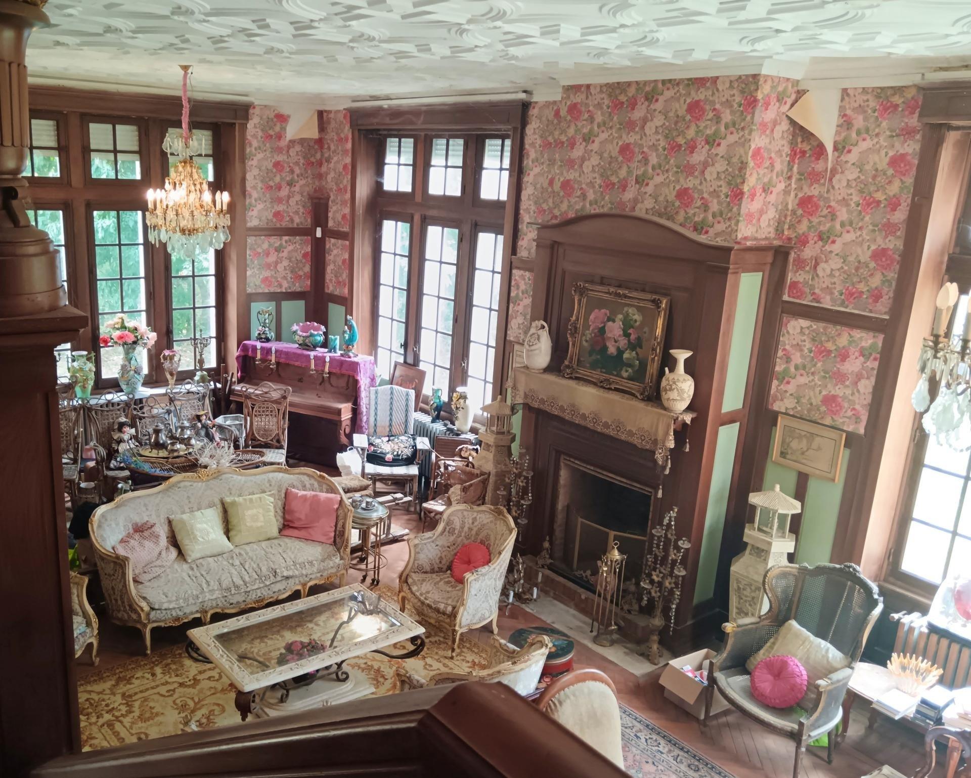 Photo 8 of the listing.