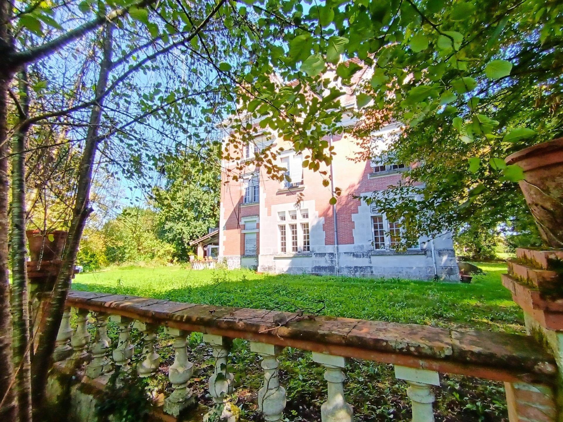 Photo 17 of the listing.