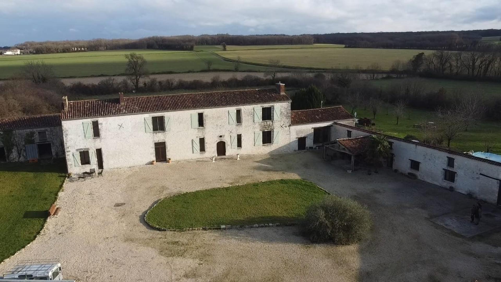 Photo 19 de l'annonce.