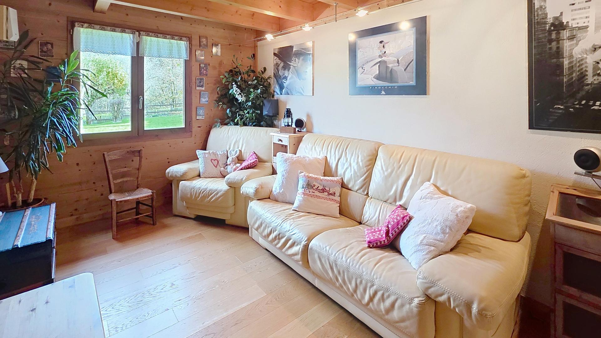 Photo 8 of the listing.