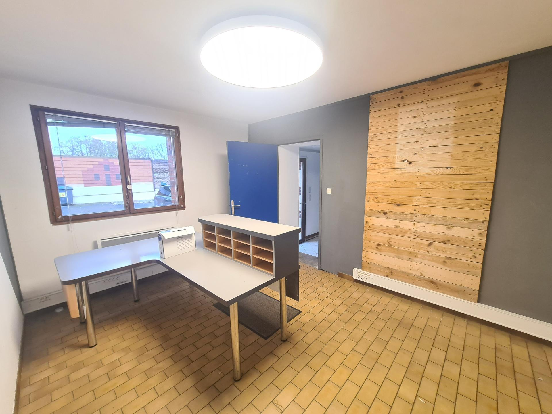 Photo 8 of the listing.