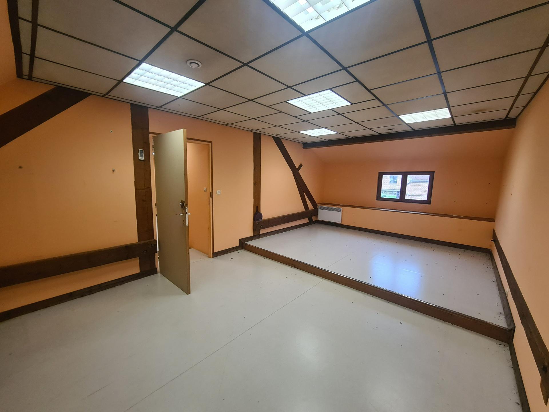 Photo 13 of the listing.