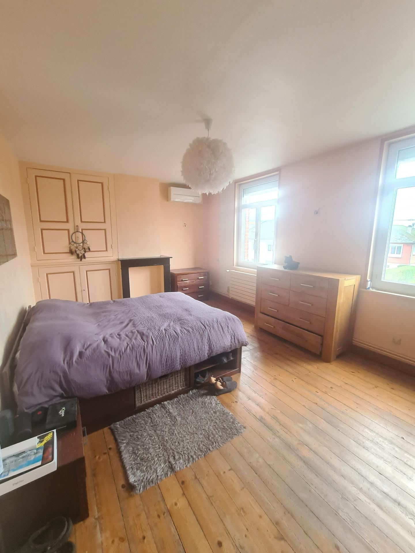 Photo 4 of the listing.