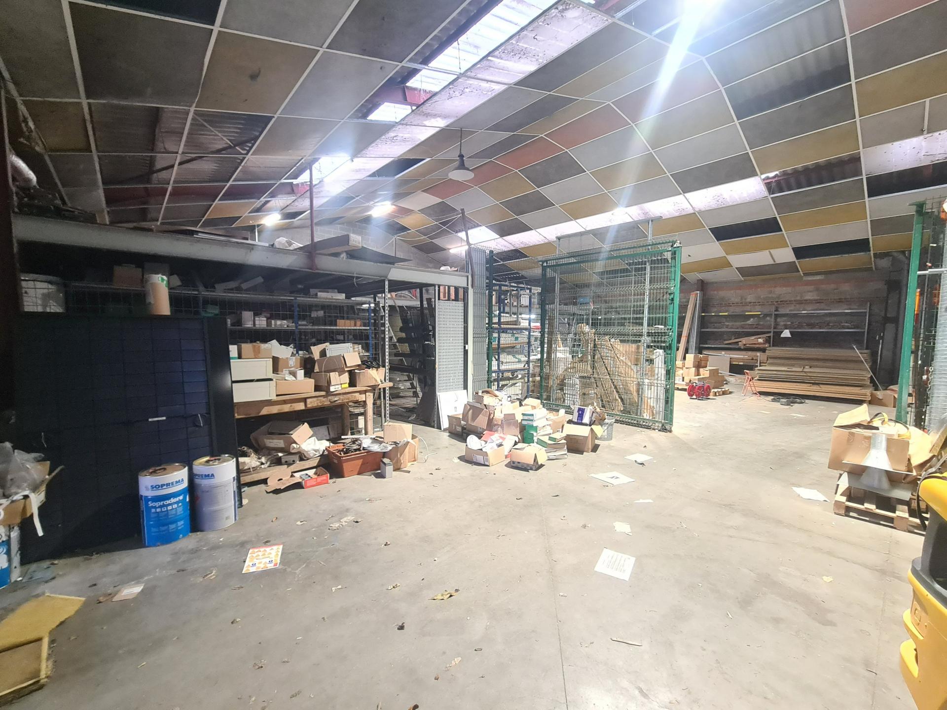 Photo 14 of the listing.