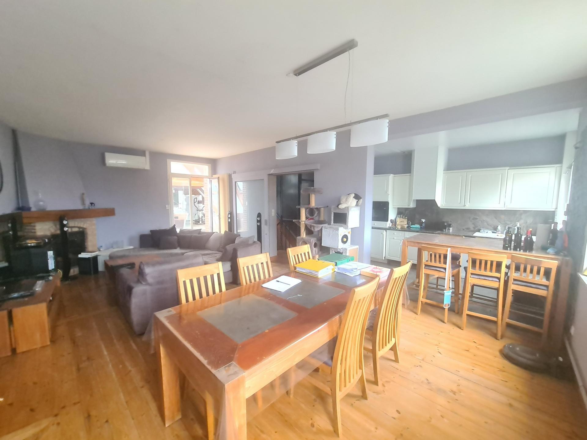 Photo 3 of the listing.