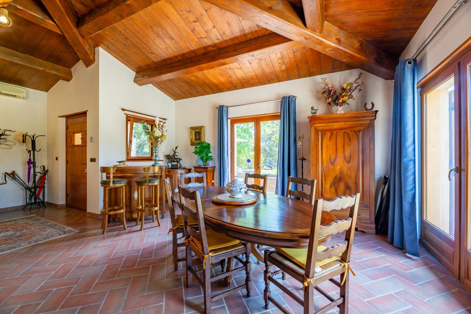 Photo 8 of the listing.