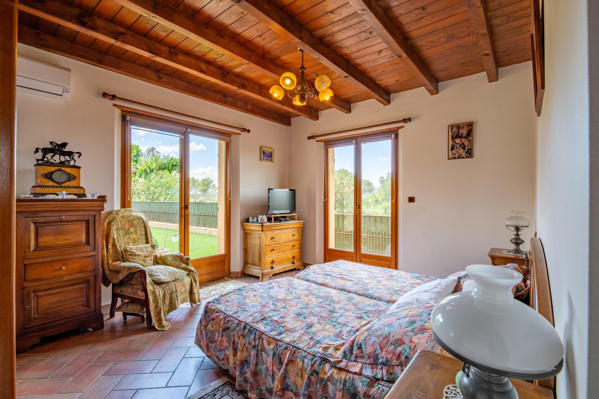 Photo 9 of the listing.