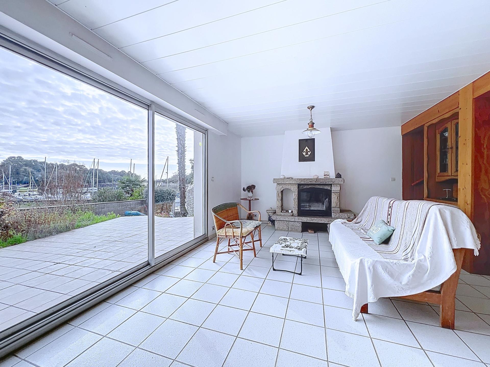 Photo 5 of the listing.