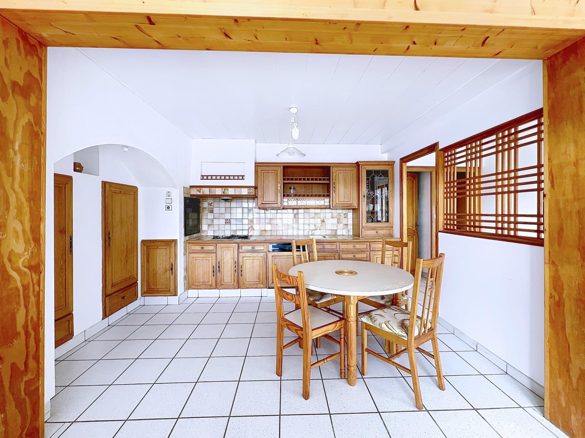 Photo 6 of the listing.