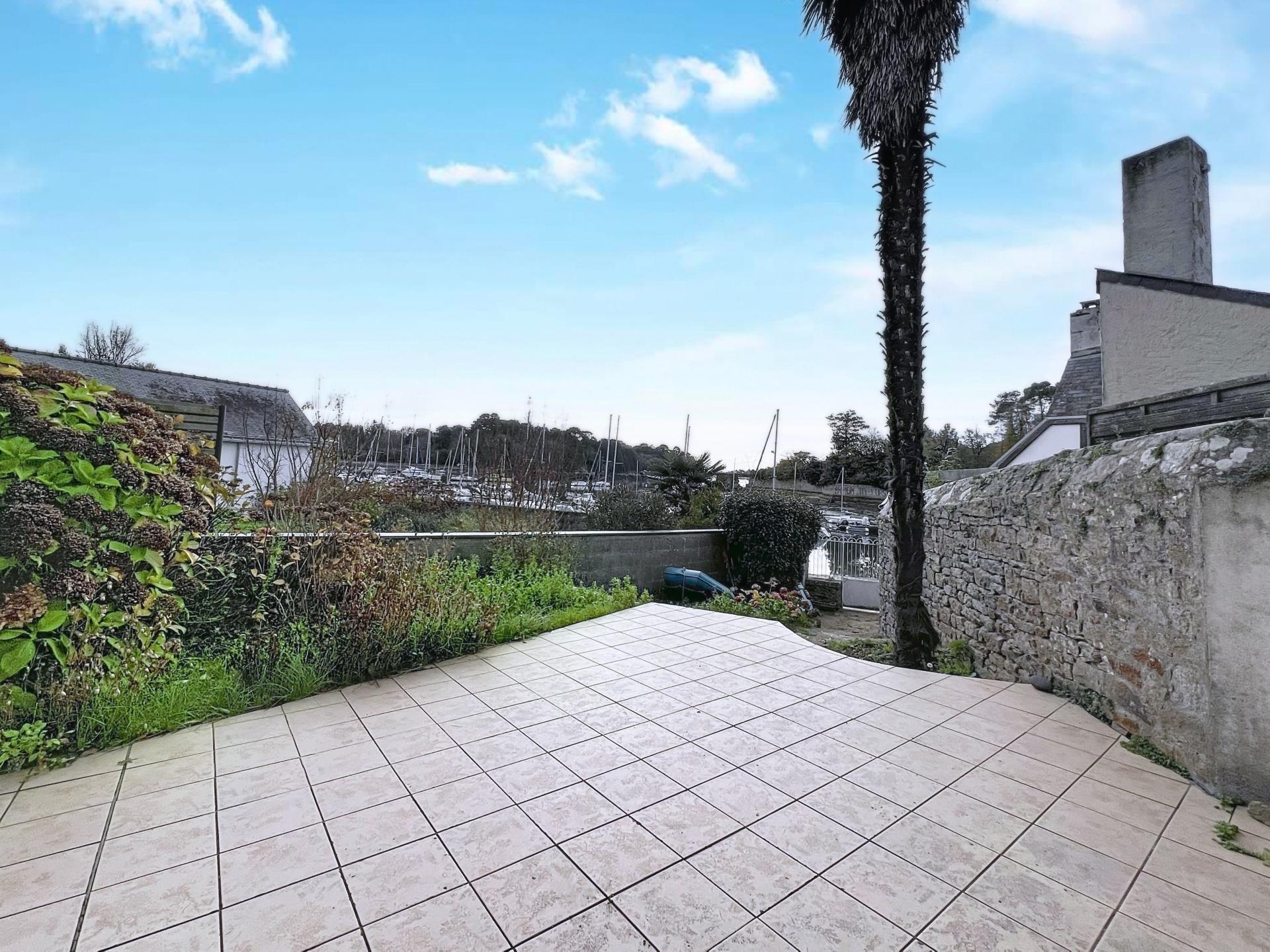 Photo 4 of the listing.