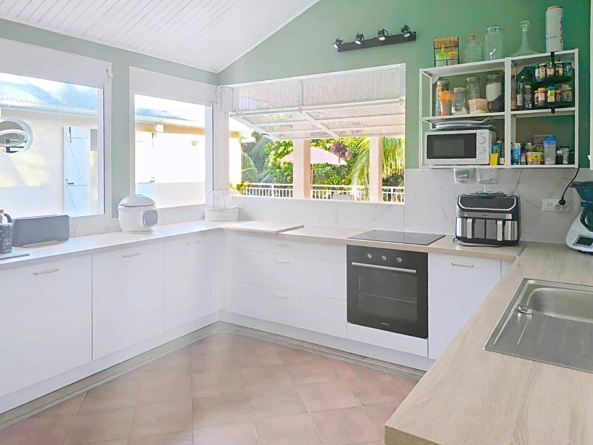 Photo 4 of the listing.