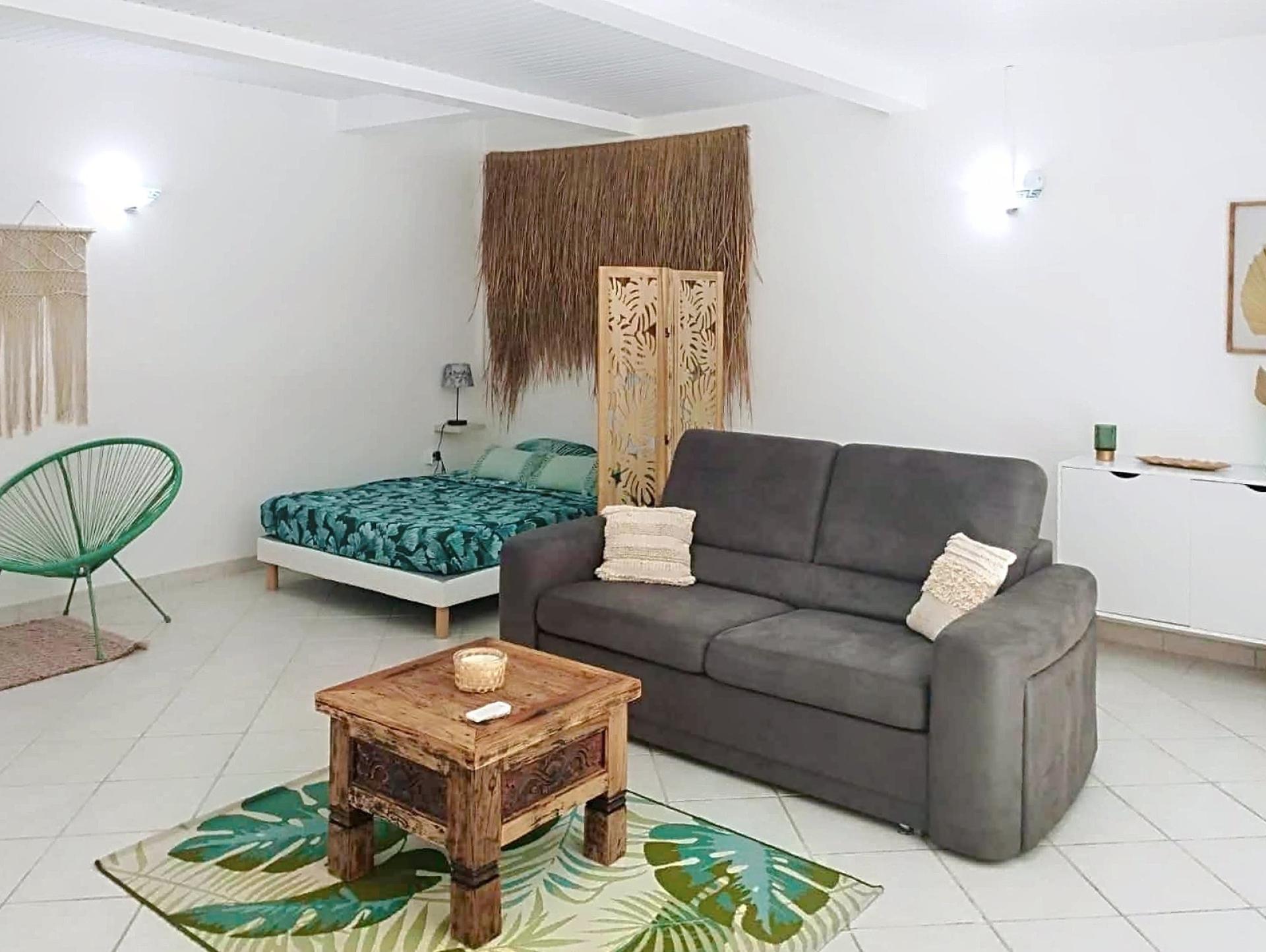 Photo 8 of the listing.