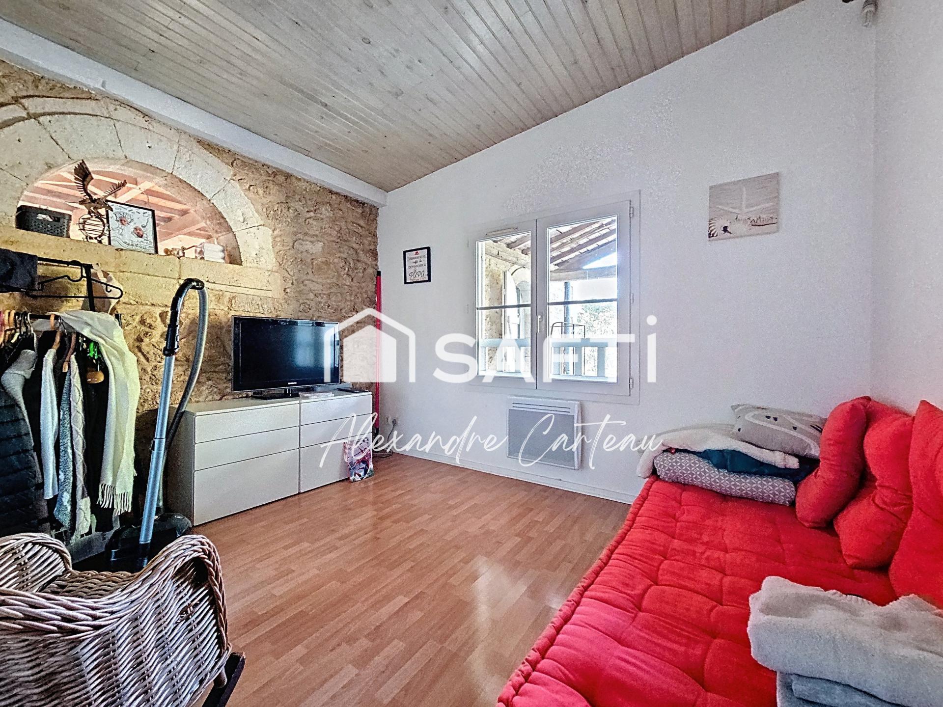 Photo 10 of the listing.