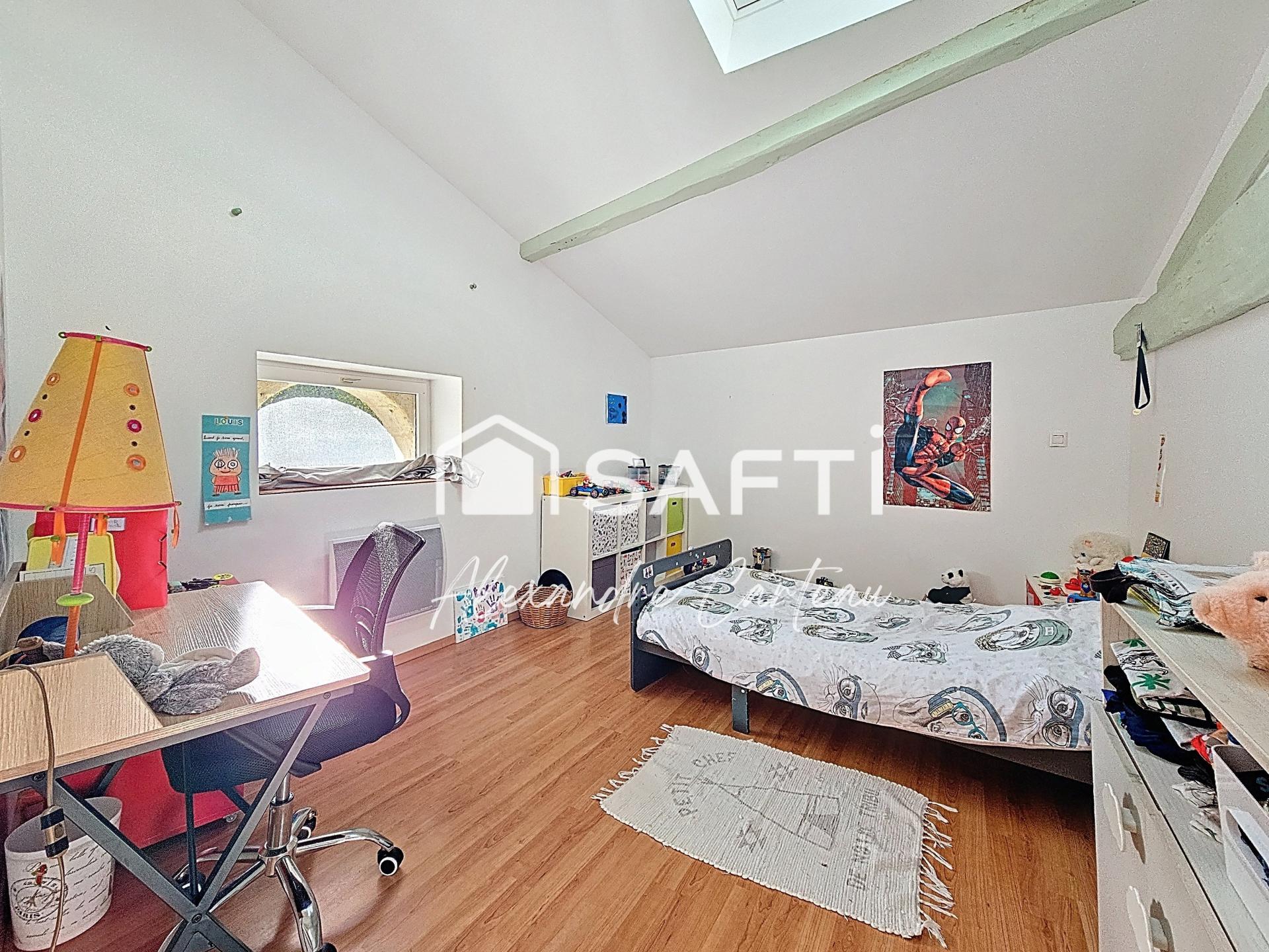 Photo 8 of the listing.