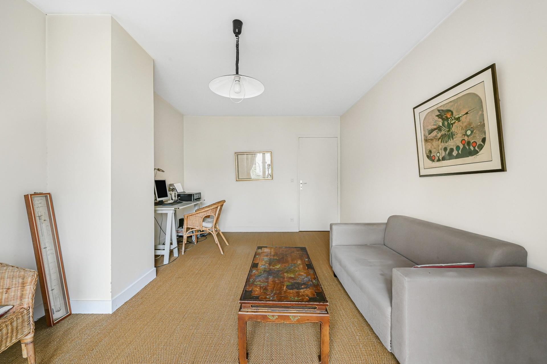 Photo 10 of the listing.