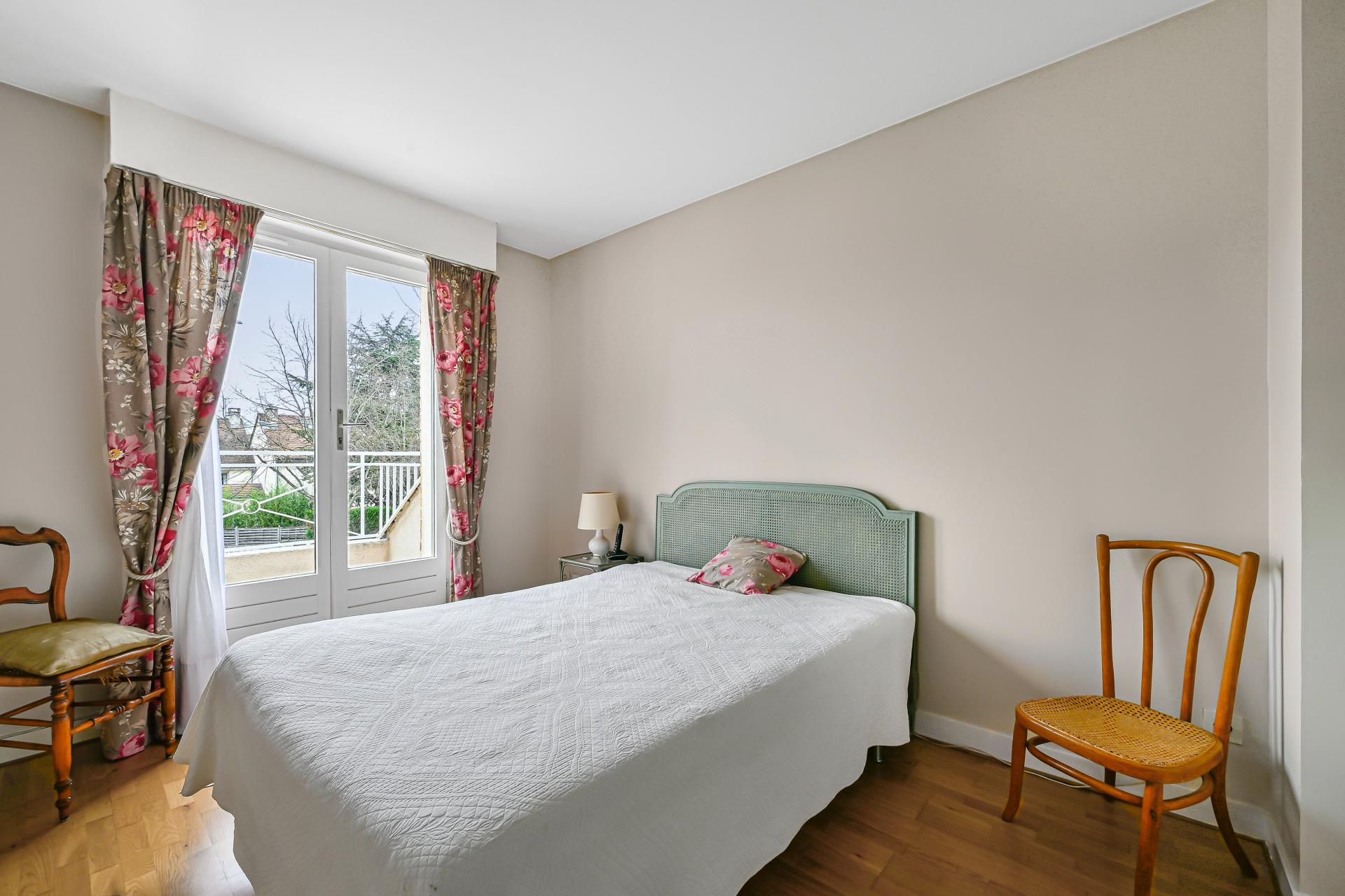 Photo 6 of the listing.